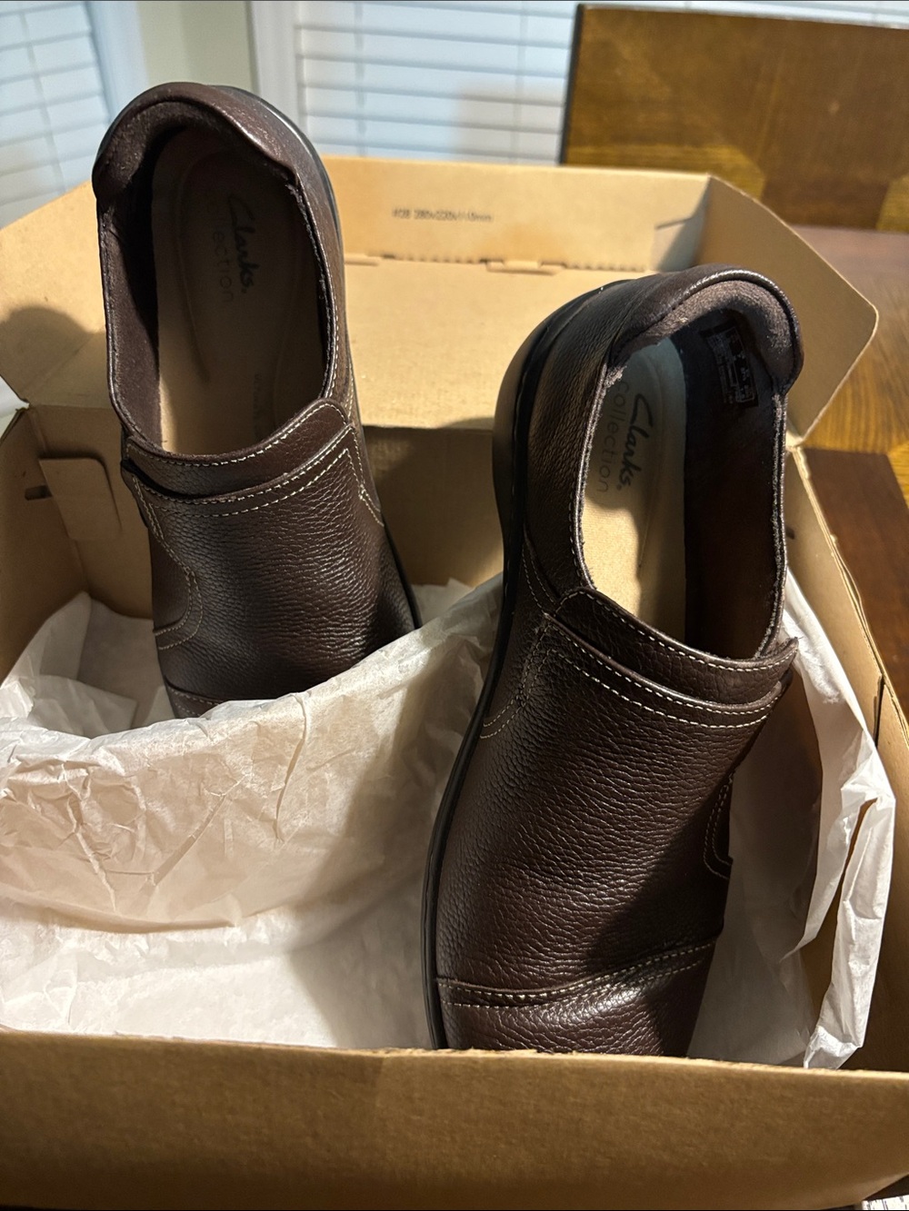 Clarks womens Brown Leather Slip-On Loafers